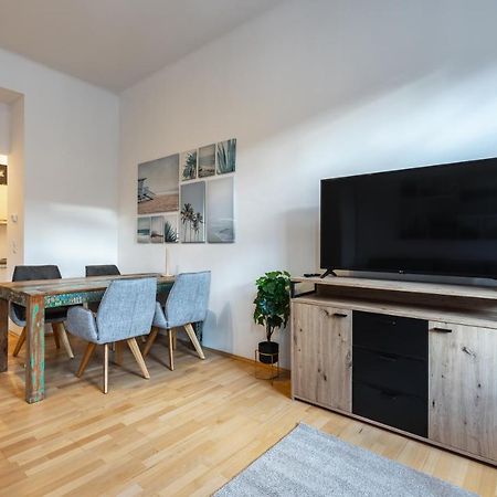 Cozy Apartment Steps Away From Subway Station Wien Ngoại thất bức ảnh